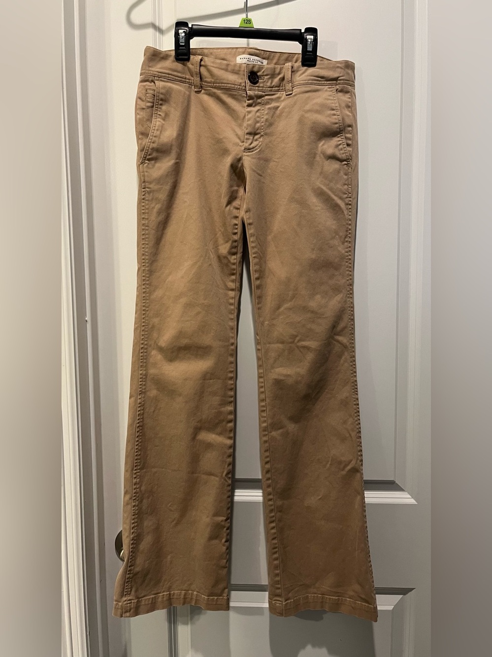 Women’s Banana Republic MARTIN FIT STRETCH Tan Bootcut LR  Chino Pants Size 4